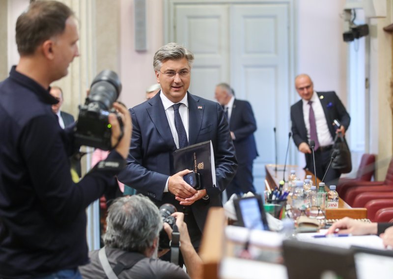 Plenković u Saboru: Grintanje Bulja neće pomoći poljoprivrednicima