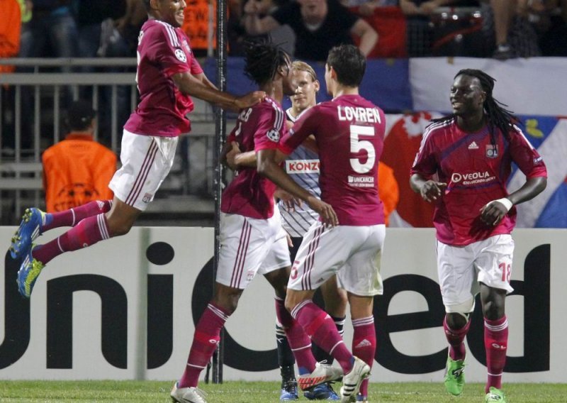 Lyon beats Dinamo 2-0 in Group D