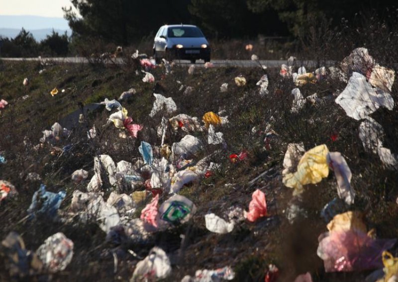 Zadrani se usred sezone spremanju na ustanak zbog smeća