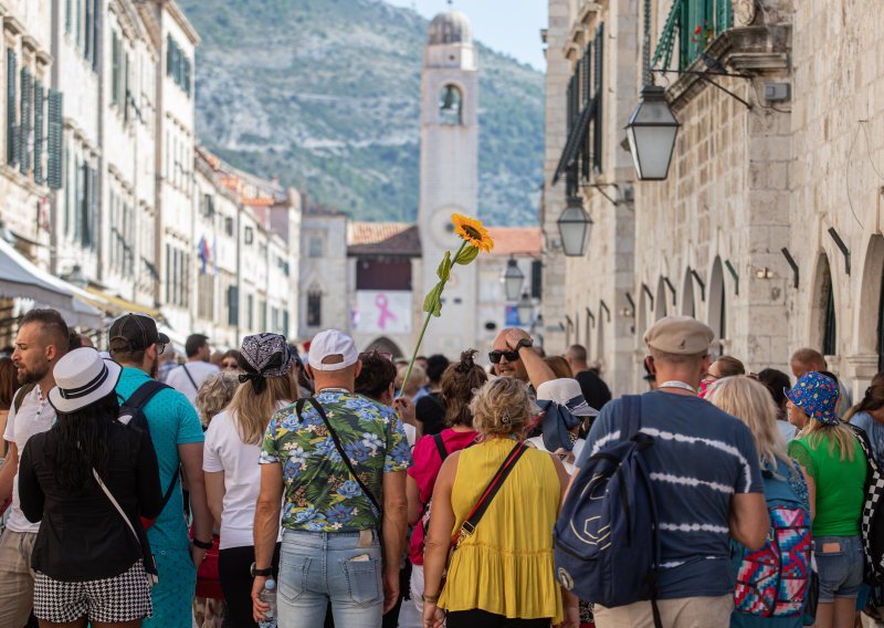 Podbacio udarni turistički mjesec: Turista više, noćenja manje