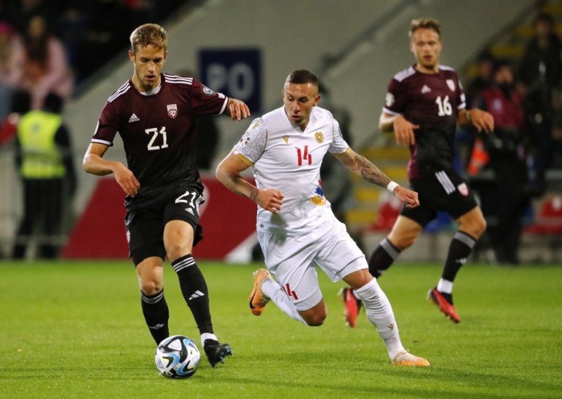 Latvija s igračem manje šokirala Armence i stigla do prve pobjede u kvalifikacijama