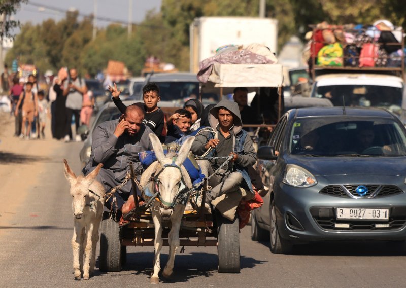 Kolone izbjeglica bježe iz Gaze prema jugu, sprema se napad