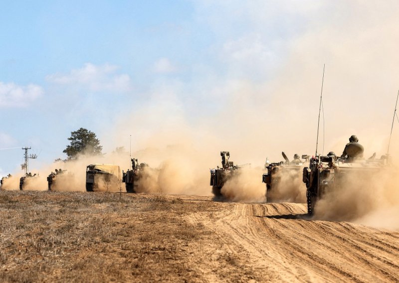 Izrael priprema'koordiniran napad iz zraka, mora i kopna na Gazu