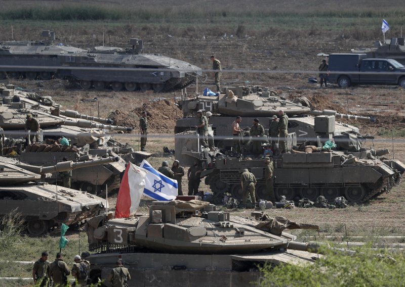 Izrael gomila tenkove na granici s Gazom
