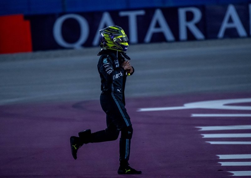FIA odlučila povećati kaznu Lewisu Hamiltonu jer je - sportski uzor?