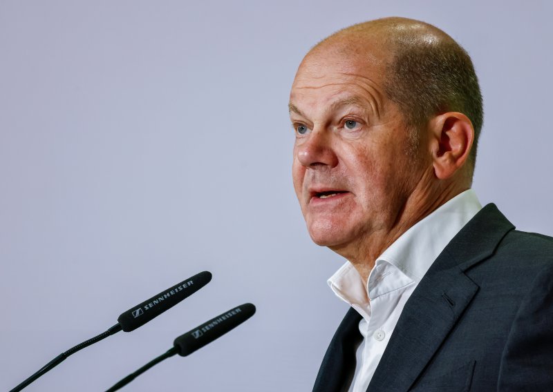 Scholz: Moramo brže deportirati migrante koji nemaju pravo ostati