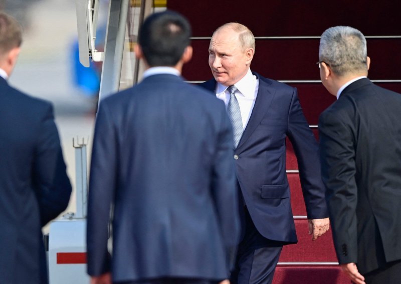Putin doputovao u posjet 'dragom prijatelju' Xiju