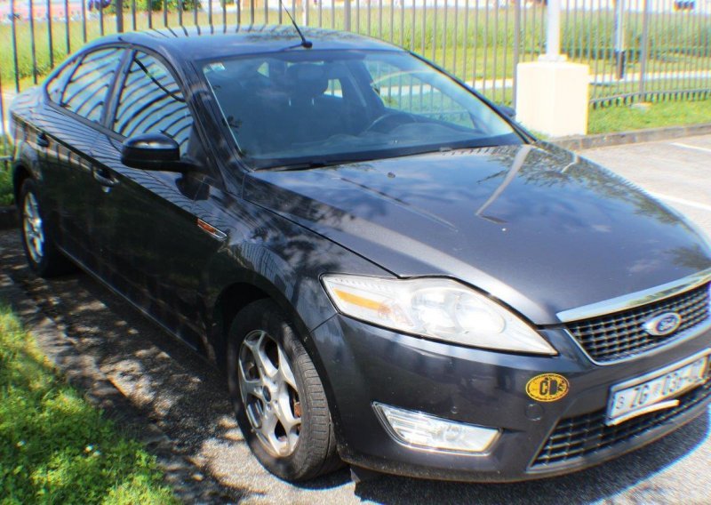 Rasprodaja u američkoj ambasadi, Ford Mondeo je itekako povoljan