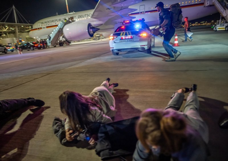 Drama njemačkog kancelara: Scholzov avion evakuiran u Izraelu zbog raketnih napada