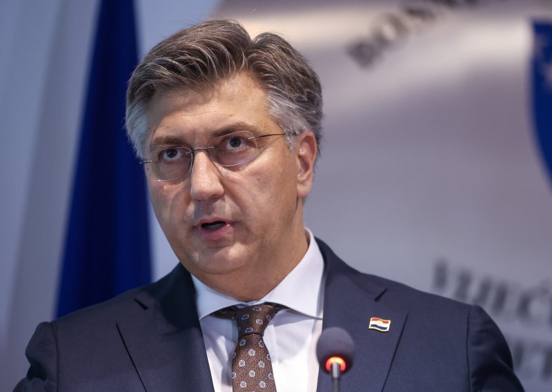 Plenković održao predavanje u Bruggeu: Okruženi smo vatrenim prstenom kriza