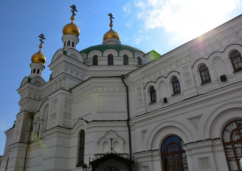 Ukrajinski parlament zabranjuje Pravoslavnu crkvu zbog navodnih veza s Rusijom