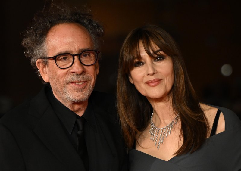 Službeno je: Monica Bellucci i Tim Burton svoju su ljubav potvrdili i na crvenom tepihu