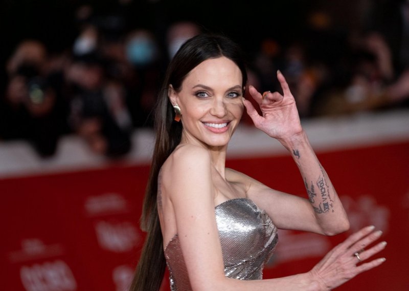 Angelina Jolie o svom brendu: 'Pomalo mi je smiješno to što se bavim modom'
