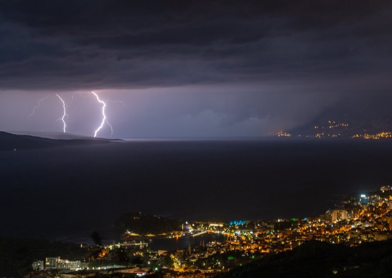 DHMZ izdao posebno upozorenje: Moguće je jako grmljavinsko nevrijeme