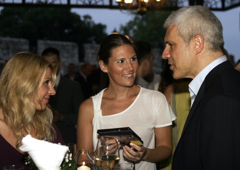 Nina Badrić i Boris Tadić pjevali u sav glas