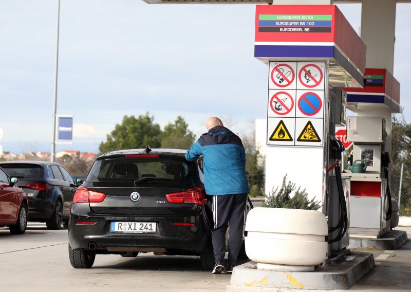 Od ponoći jeftinije: Pogledajte nove cijene goriva