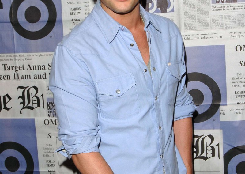 Penn Badgley oteo Robu ulogu