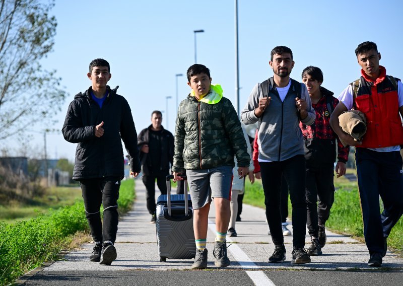 Migranti prolaze kroz Mađarsku, a Orban optužuje EU za neuspješnu kontrolu granica