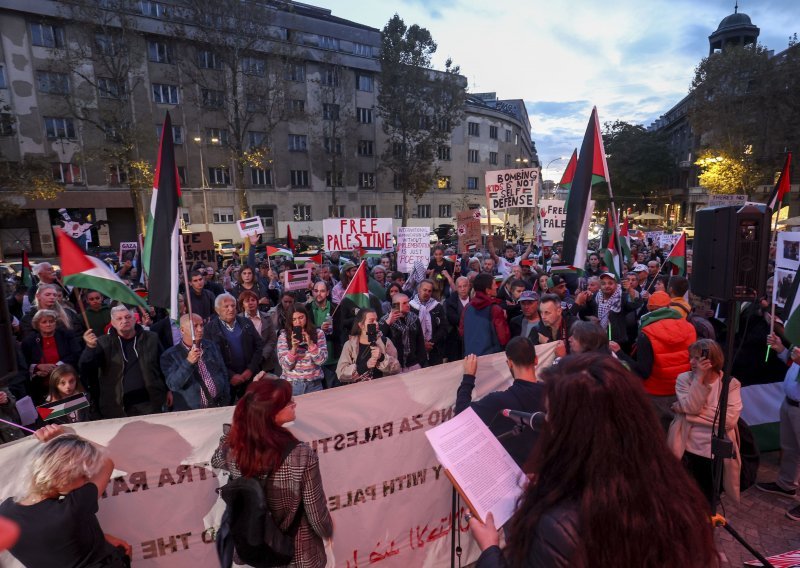 Par stotina okupljenih na skupu podrške Palestini u Zagrebu: Šaljemo poruku mira