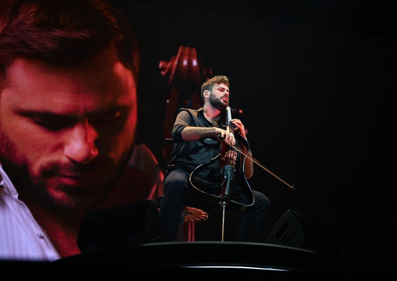 Stjepan Hauser nastupio u zagrebačkoj Areni: Pogledajte atmosferu s koncerta