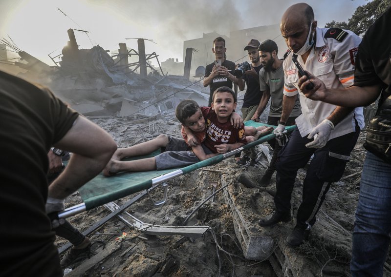 EU traži humanitarne koridore i pauze za Gazu