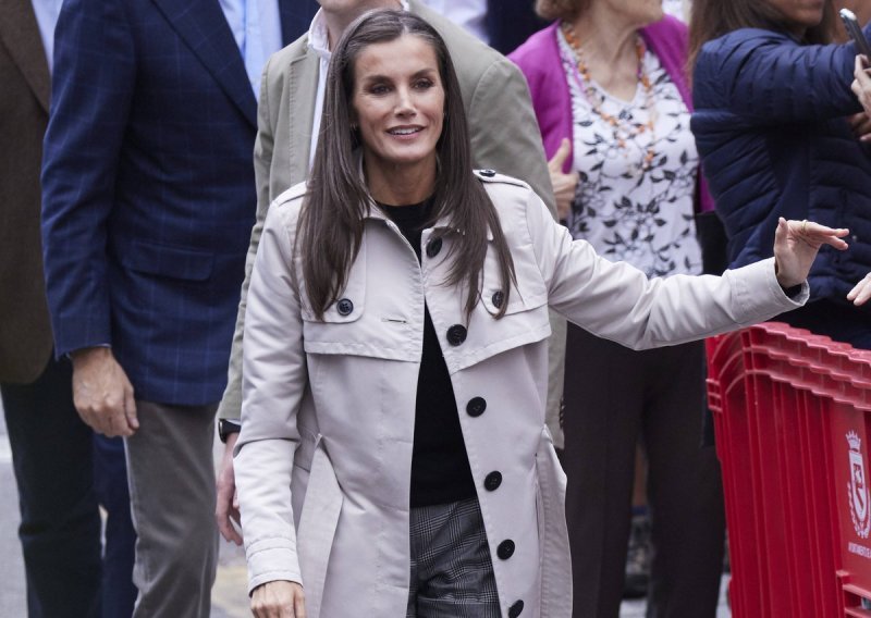 Kraljica Letizia štikle je zamijenila najtraženijim modelom ravnih cipela