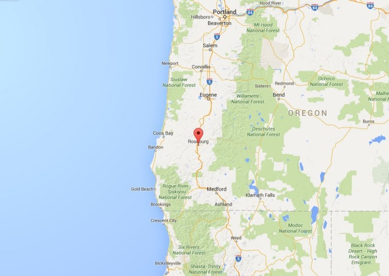 'Najmanje 13 mrtvih u pucnjavi na fakultetu u Oregonu'
