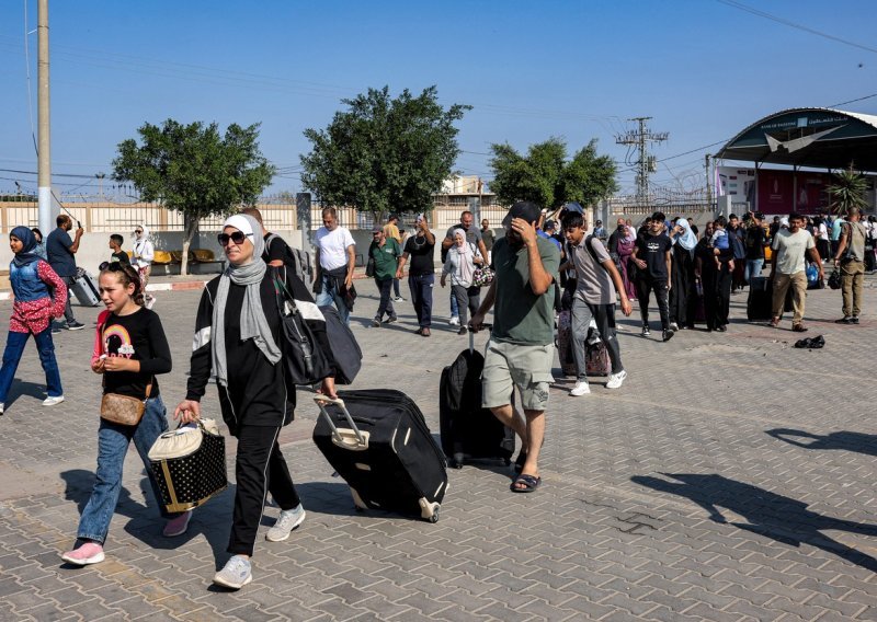 Hamas tvrdi: Evakuacija ljudi s dvojnim državljanstvom privremeno obustavljena
