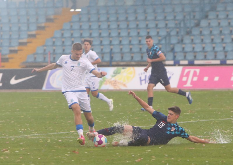 Jarnijevi 'klinci' u 18 minuta zabili tri gola i osigurali pobjedu protiv Kosova