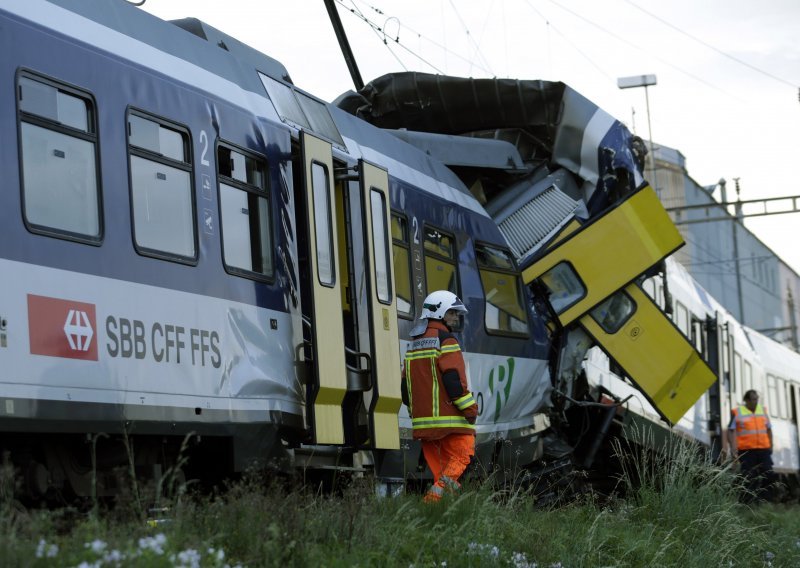 Švicarska: U sudaru dvaju vlakova 40 ozlijeđenih