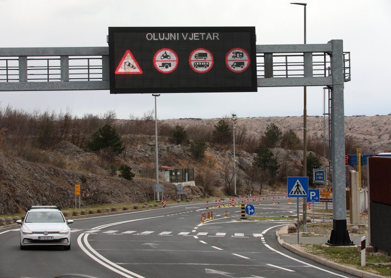 Dionica autoceste do Rijeke zbog vjetra otvorena samo za automobile