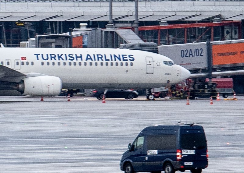 Završena talačka kriza u Hamburgu: Muškarac uhićen, dijete je neozlijeđeno