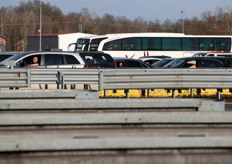 Zbog sudara kamiona obustavljen promet zagrebačkom obilaznicom