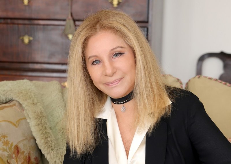 Siri je krivo izgovarala njezino ime, a onda je Barbra Streisand nazvala upravu Applea...