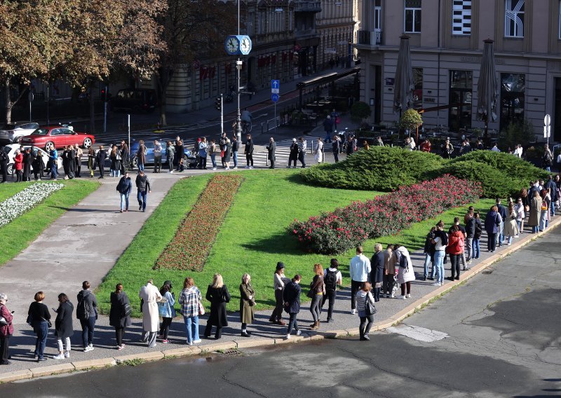 Pogledajte red ispred zagrebačkog HNK, zbog ogromnog interesa pao im je web