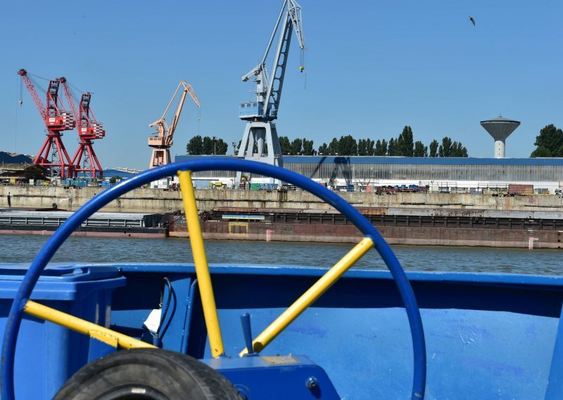 Ukrajina tvrdi da crnomorski izvozni koridor funkcionira unatoč ruskom napadu