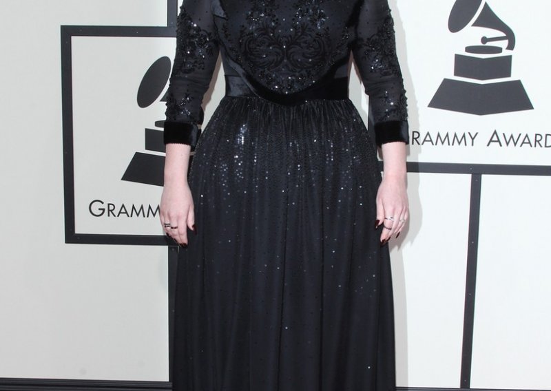 Adele je dan nakon Grammyja provela - plačući!