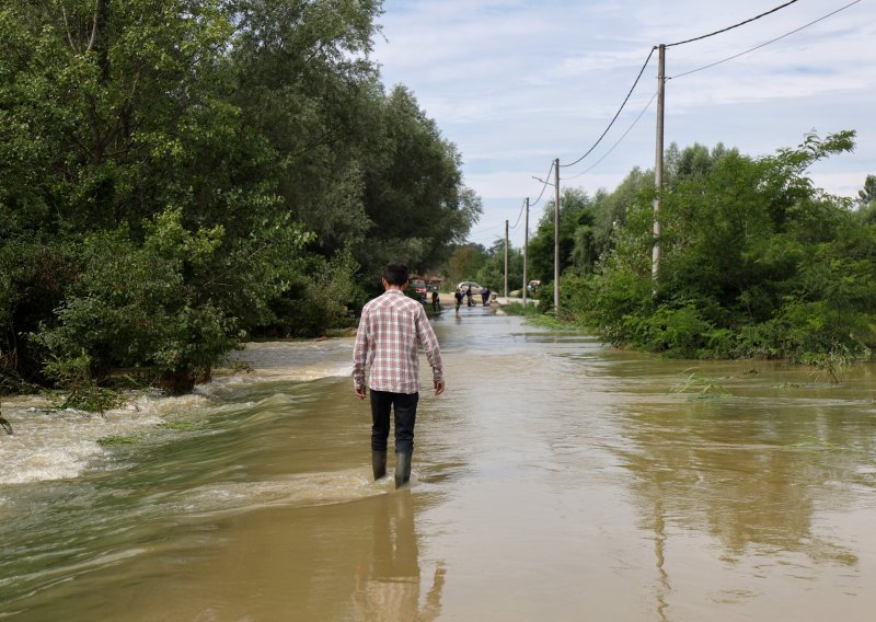Traže se kuće za pet romskih obitelji koje su ostale bez nekretnina u poplavi