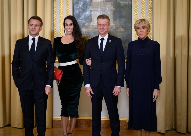 Modni dvoboj Brigitte Macron i atraktivne Slovenke koja je uskom haljinom naglasila figuru