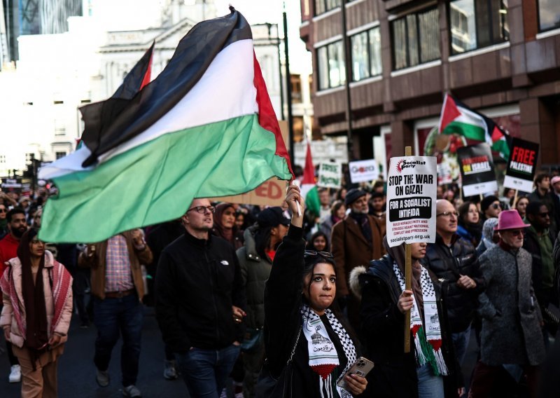 U Londonu propalestinski marš pod strogim nadzorom policije