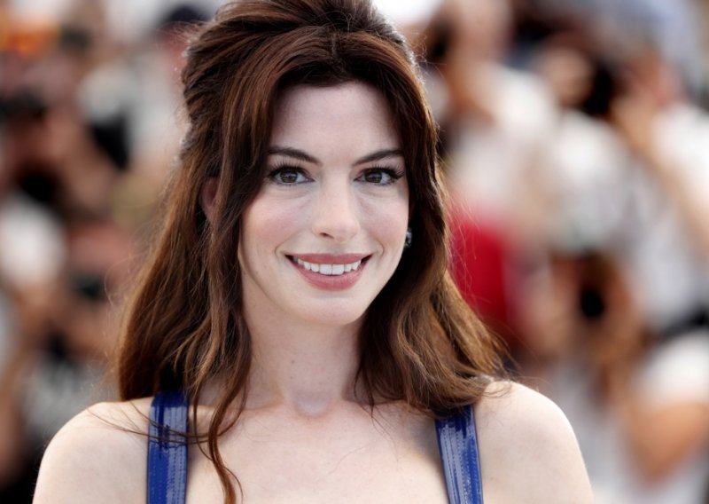 Anne Hathaway otkrila zašto ne želi medijski eksponirati svoje sinove