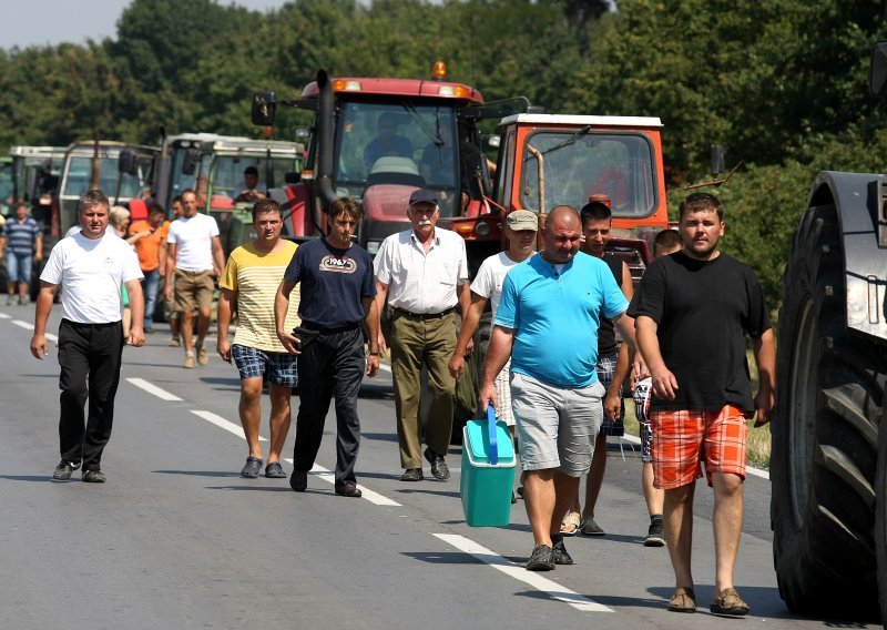 Radikalizacija prosvjeda u Vojvodini: Nakon blokade rafinerije na redu prometnice