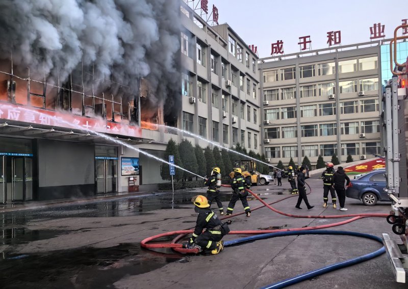 Najmanje 25 mrtvih u požaru poslovne zgrade u Kini