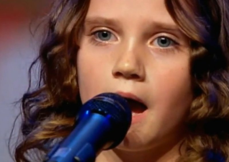 Ova devetogodišnjakinja će vas pjevanjem ostaviti bez teksta