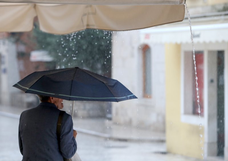 Djelomice sunčano, u Dalmaciji lokalno kiša