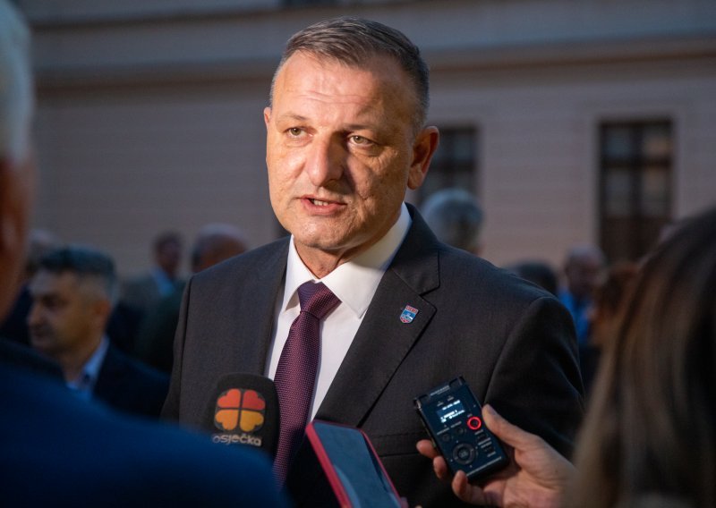 Mato Lukić preuzeo dužnost osječko-baranjskog župana
