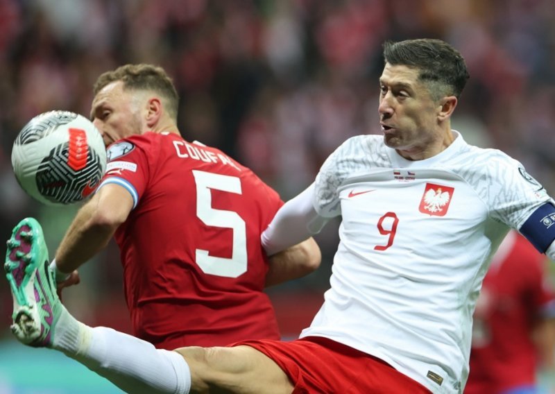 Česi 'zapaprili' Poljacima, Lewandowski i suigrači bez izravnog plasmana na EURO