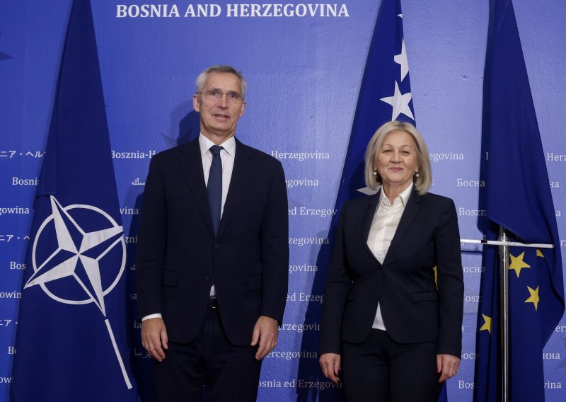 Stoltenberg sa Schmidtom: Svaki pokušaj potkopavanja vaše pozicije vodi BiH unatrag