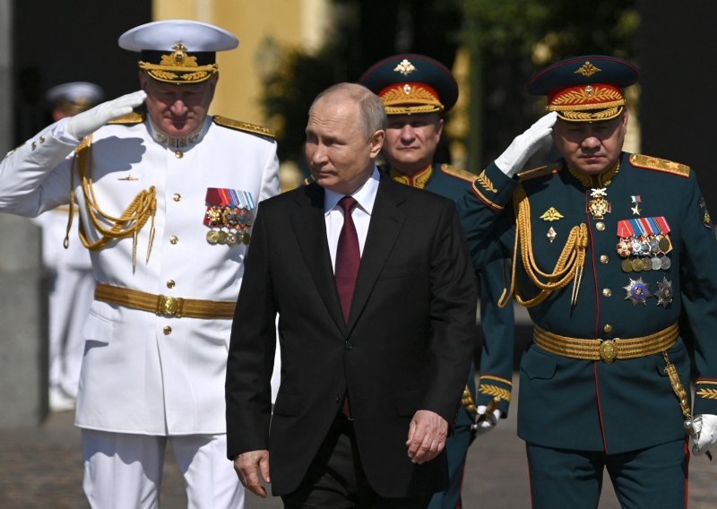 Ruska vojna mašina i dalje se obilno financira naftom. Zapadne sankcije su totalni promašaj?