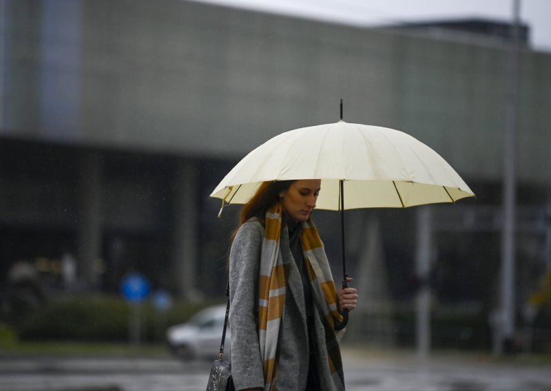 Kiša, osobito u Gorskom kotaru i na dijelu sjevernog Jadran